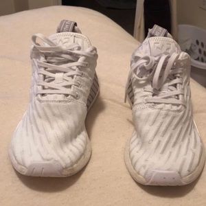 7.5 women’s ADIDAS tennis shoe